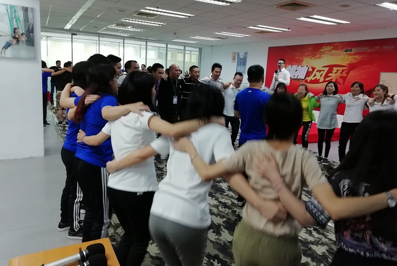 團(tuán)隊(duì)激勵(lì)培訓(xùn)課程方案、團(tuán)隊(duì)激勵(lì)游戲、團(tuán)隊(duì)激勵(lì)培訓(xùn)講師專題